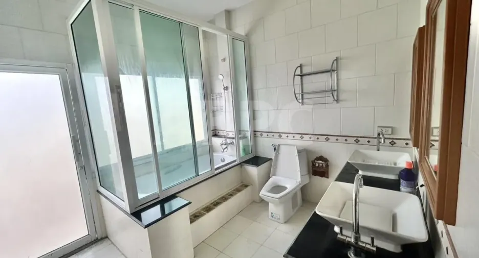 For rent and for sale 3 bedrooms house in Bang Lamung, Chonburi