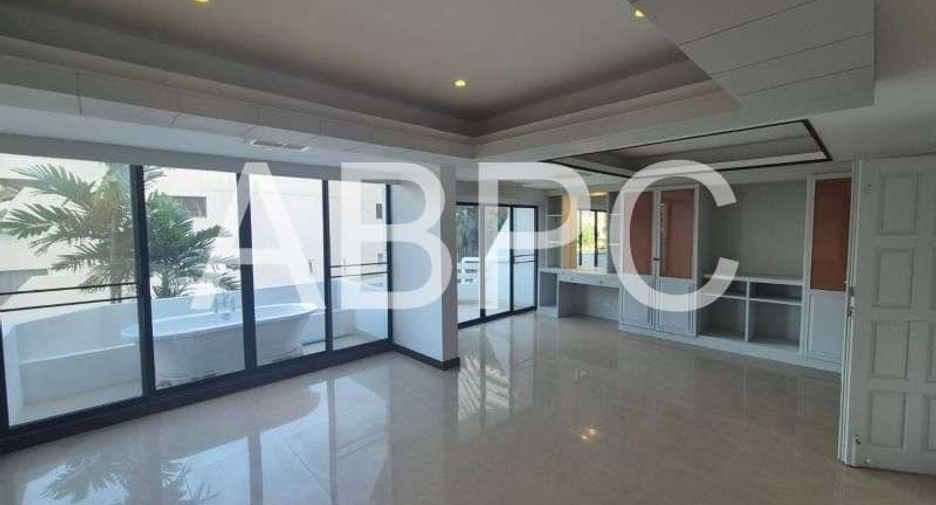 For sale 8 ベッドルーム townhouse in Pratumnak, Pattaya