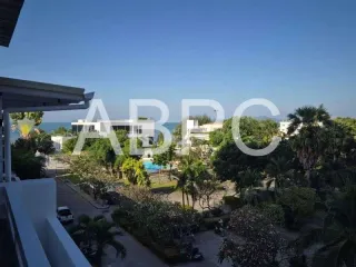 Casa adosada en venta de 8 habitaciones en Bang Lamung, Chonburi