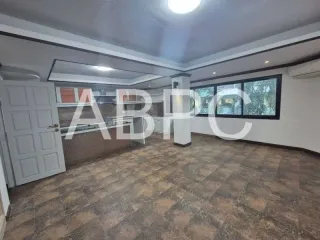 Casa adosada en venta de 8 habitaciones en Bang Lamung, Chonburi