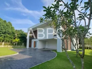 For sale 4 bedrooms house in Na Jomtien, Pattaya