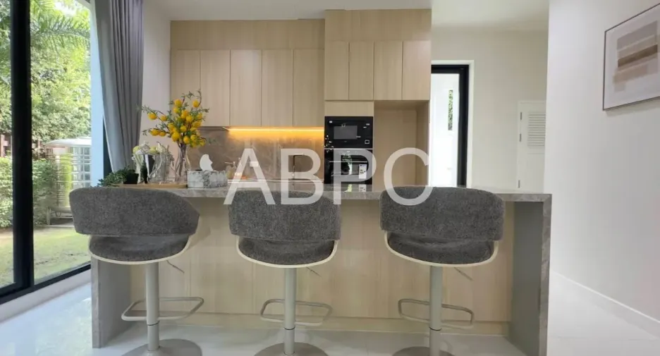 For sale 4 bedrooms house in Na Jomtien, Pattaya