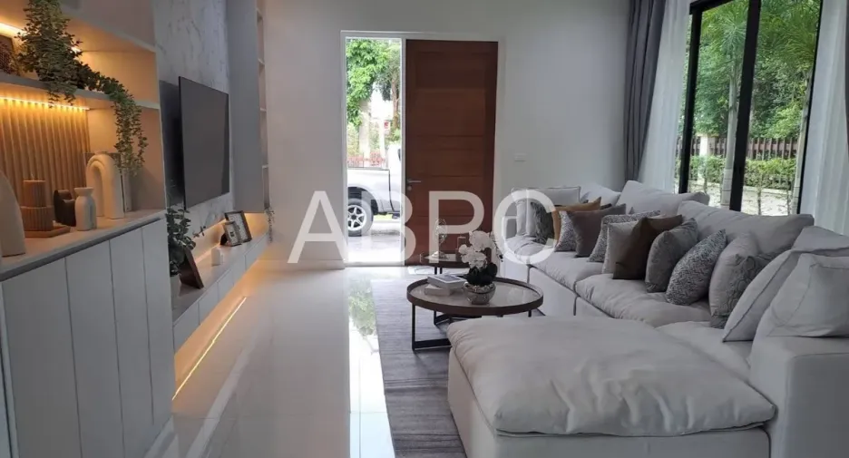 For sale 4 bedrooms house in Na Jomtien, Pattaya