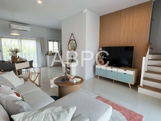 For sale 3 ベッドルーム townhouse in Bang Lamung, Chonburi