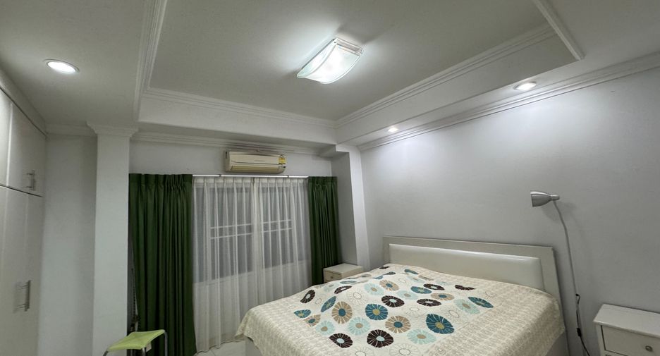For sale 4 ベッドルーム townhouse in Pratumnak, Pattaya