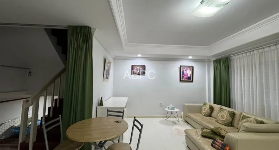 For sale 4 bedrooms townhouse in Bang Lamung, Chonburi