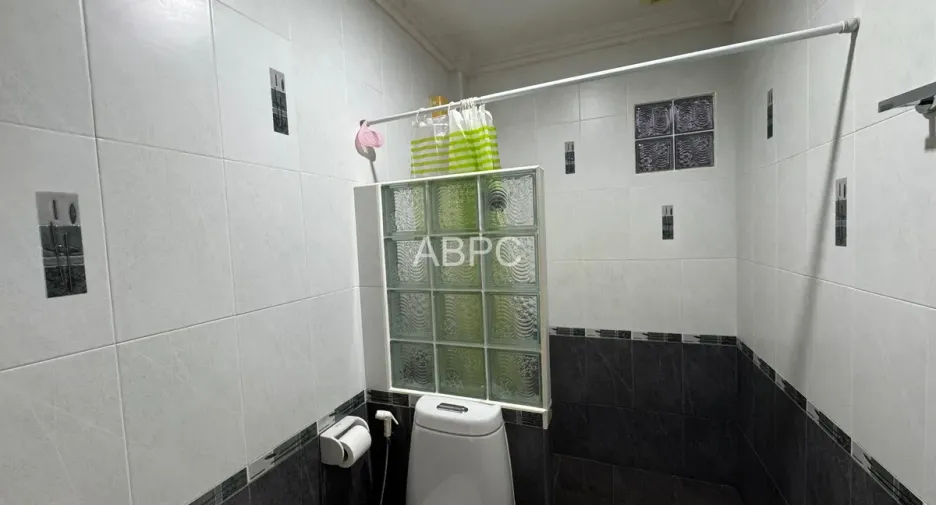 For sale 4 bedrooms townhouse in Bang Lamung, Chonburi