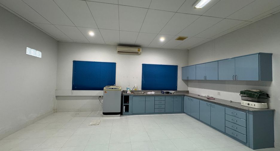 For sale 4 ベッドルーム townhouse in Pratumnak, Pattaya