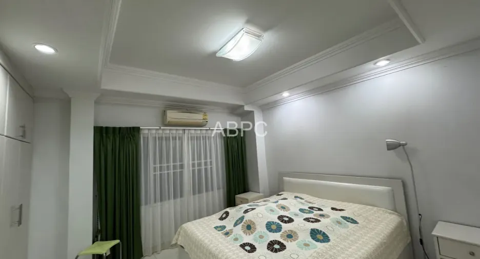 For sale 4 bedrooms townhouse in Bang Lamung, Chonburi