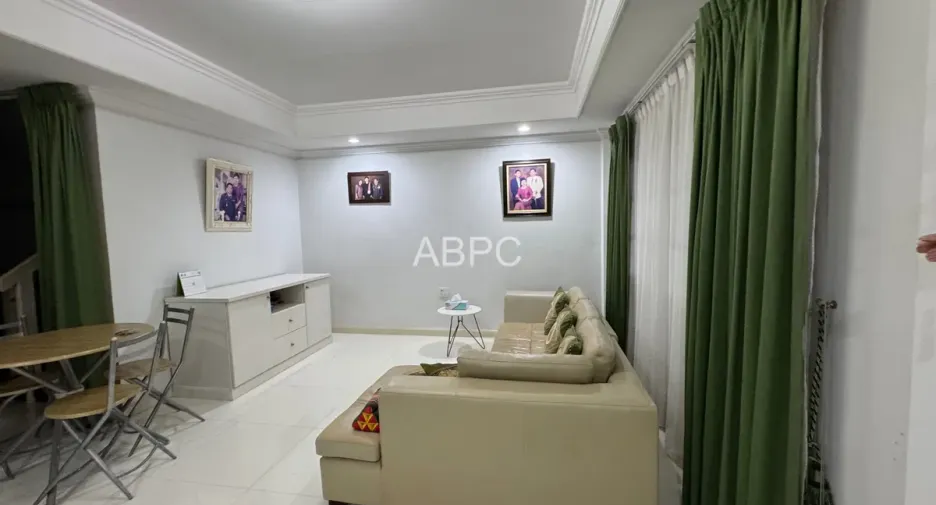 For sale 4 bedrooms townhouse in Bang Lamung, Chonburi