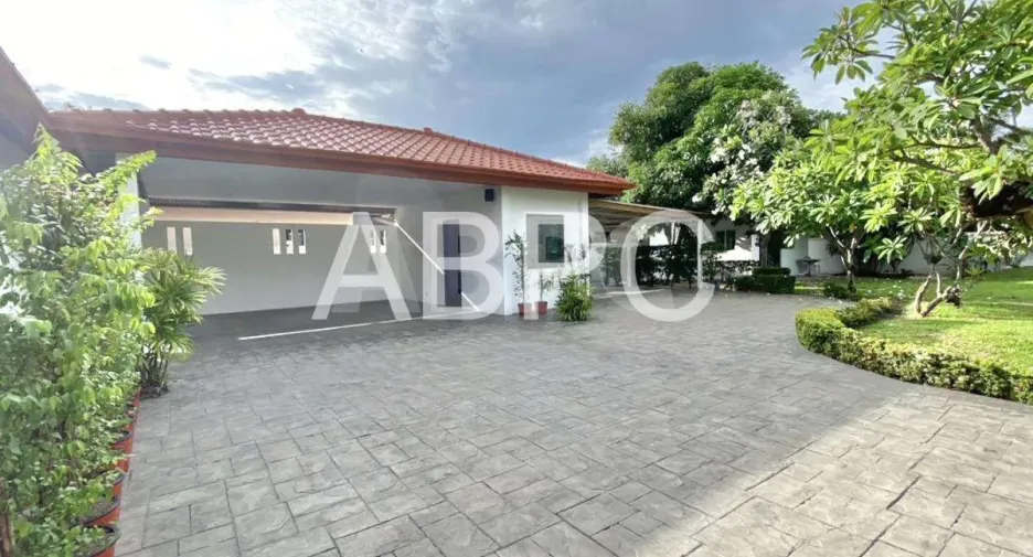 For rent and for sale 3 bedrooms house in Bang Lamung, Chonburi