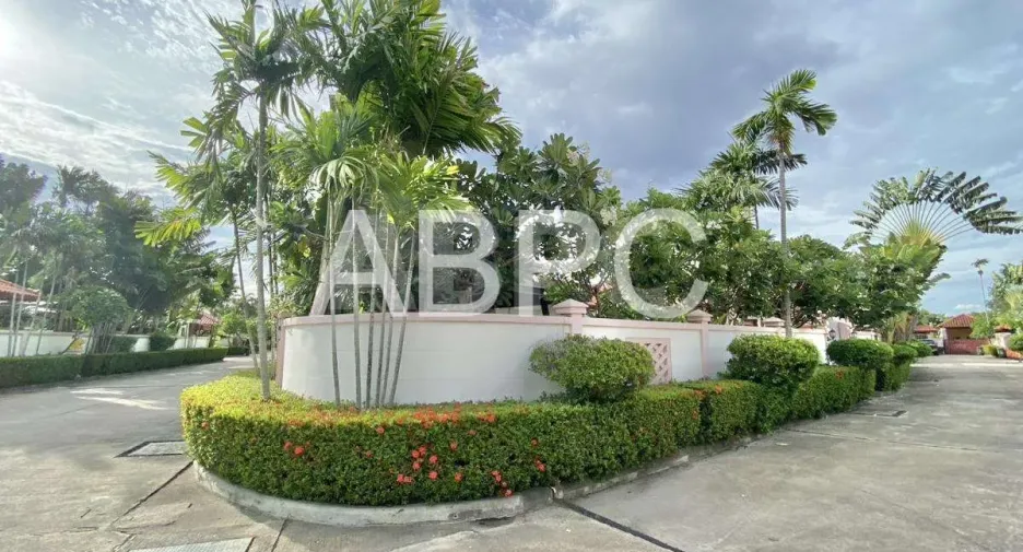 For rent and for sale 3 bedrooms house in Bang Lamung, Chonburi