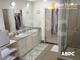 For rent and for sale 6 bedrooms house in Si Racha, Chonburi
