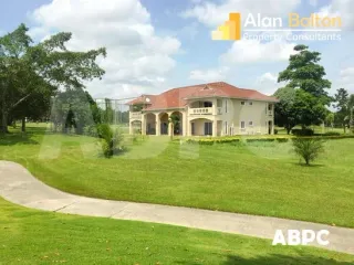 For rent and for sale 6 bedrooms house in Si Racha, Chonburi