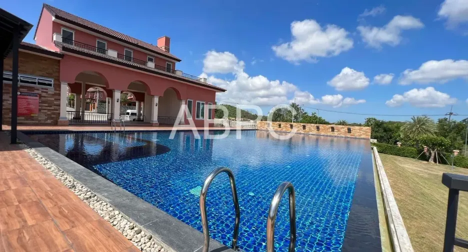For rent and for sale 3 bedrooms house in Bang Lamung, Chonburi