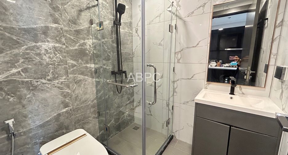 For rent 2 bedrooms condo in South Pattaya, Pattaya