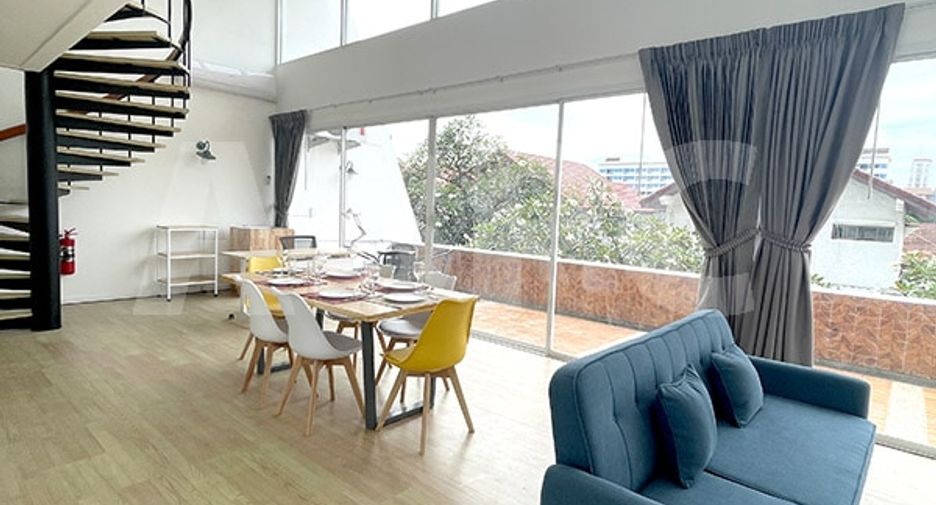 For rent 3 bedrooms condo in Jomtien, Pattaya