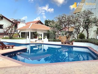 For rent 3 bedrooms condo in Bang Lamung, Chonburi