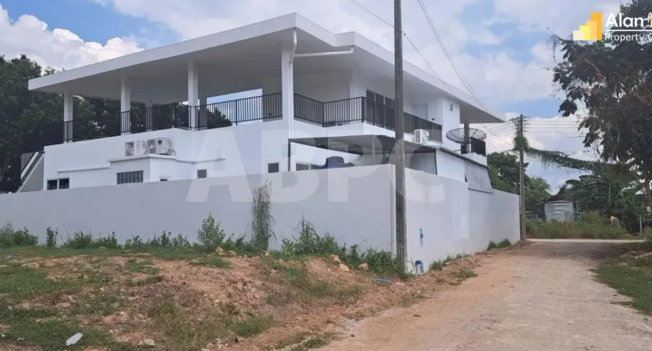 For rent and for sale 6 bedrooms house in Bang Lamung, Chonburi