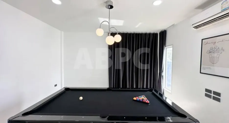 For rent and for sale 6 bedrooms house in Bang Lamung, Chonburi
