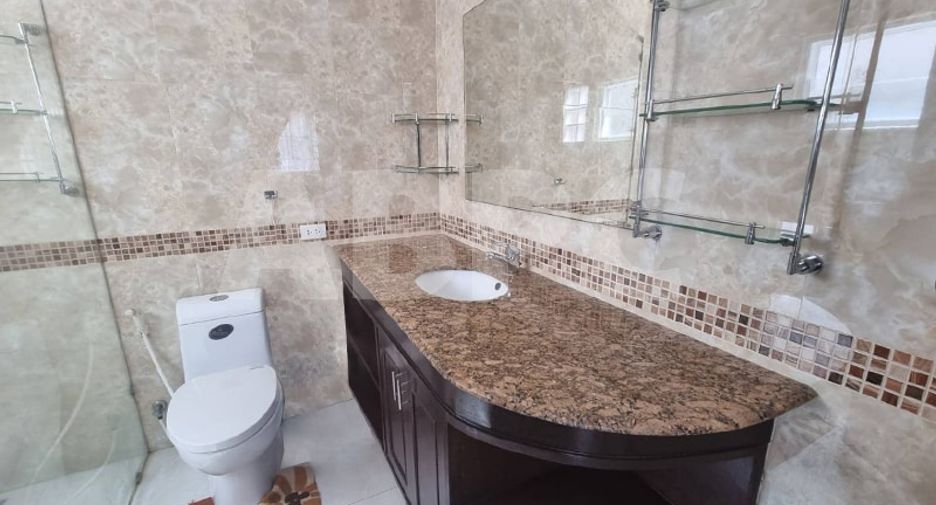 For rent and for sale 3 bedrooms house in East Pattaya, Pattaya