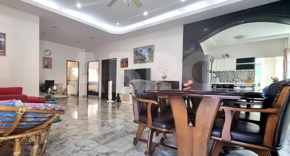 For rent and for sale 3 bedrooms house in Bang Lamung, Chonburi