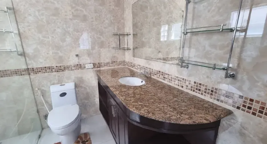 For rent and for sale 3 bedrooms house in Bang Lamung, Chonburi