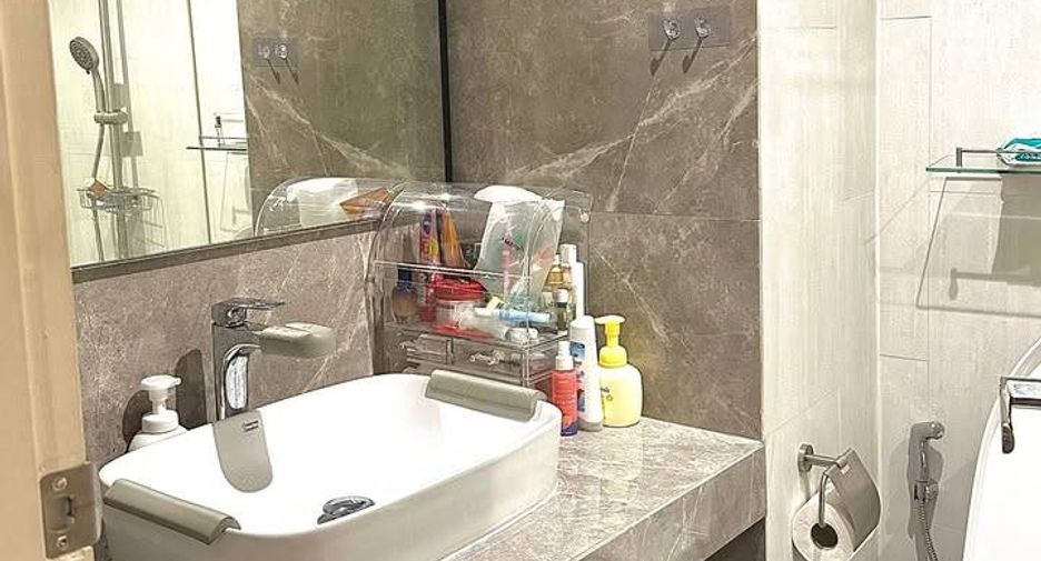 For sale 2 bedrooms condo in Watthana, Bangkok