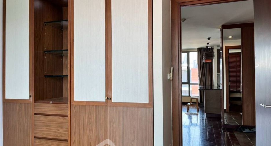 For sale 3 bedrooms condo in Watthana, Bangkok
