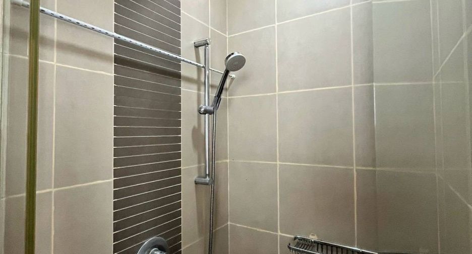 For sale 3 bedrooms condo in Watthana, Bangkok