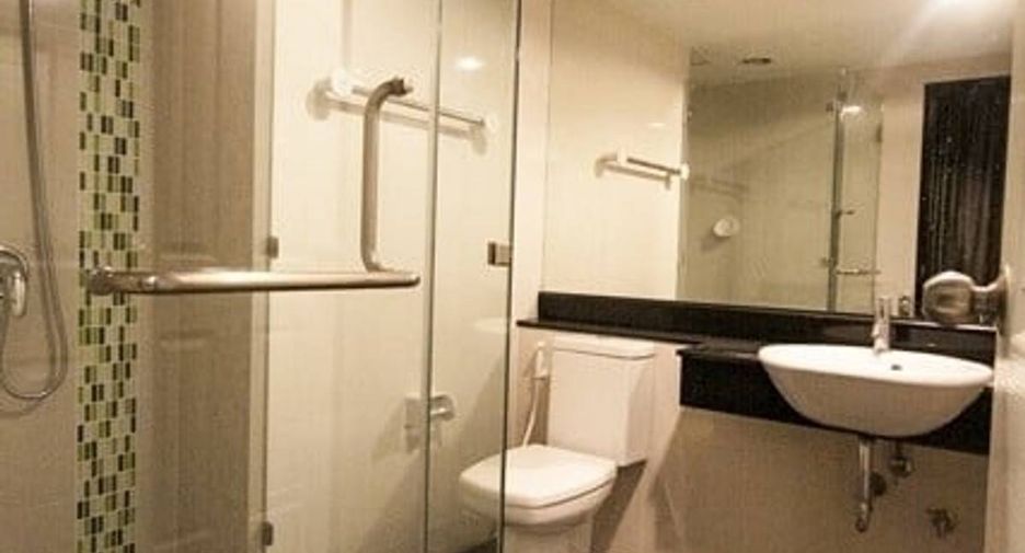 For sale 2 bedrooms condo in Huai Khwang, Bangkok