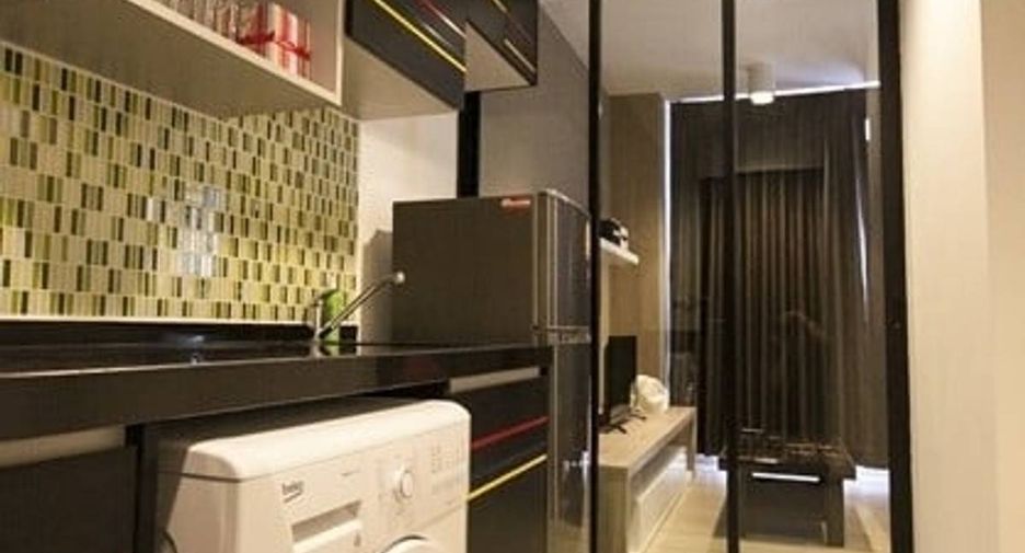 For sale 2 bedrooms condo in Huai Khwang, Bangkok