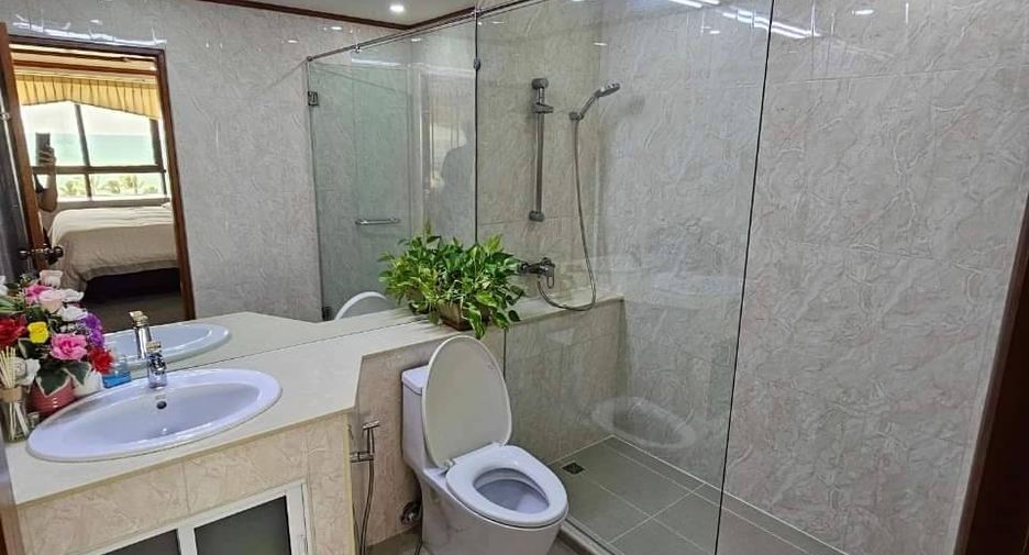 À vendre 2 chambres condo à Jomtien, Pattaya
