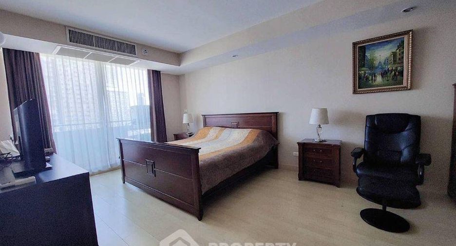 For rent 2 bedrooms condo in Chatuchak, Bangkok
