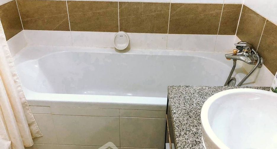 For rent 2 ベッドルーム condo in Khlong Toei, Bangkok