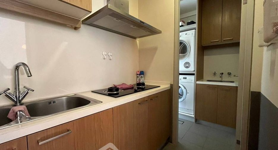 For rent 3 bedrooms condo in Sathon, Bangkok