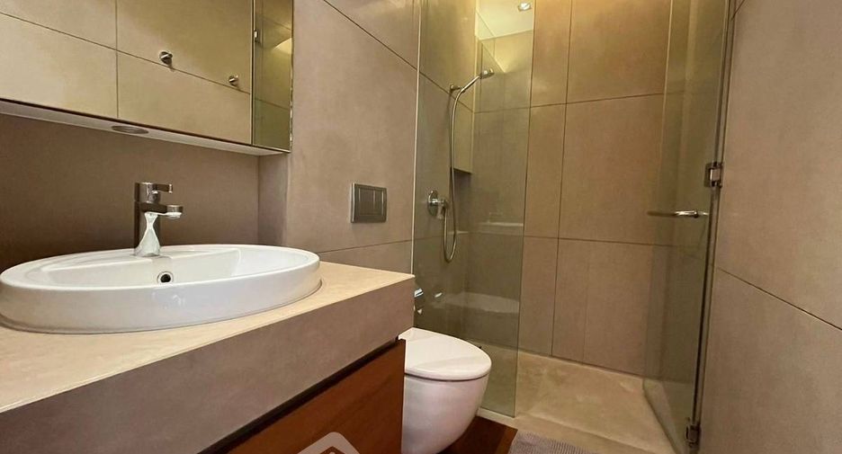 For rent 3 bedrooms condo in Sathon, Bangkok