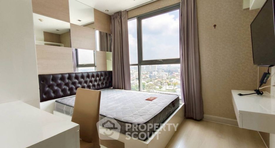 For rent 2 bedrooms condo in Phra Khanong, Bangkok