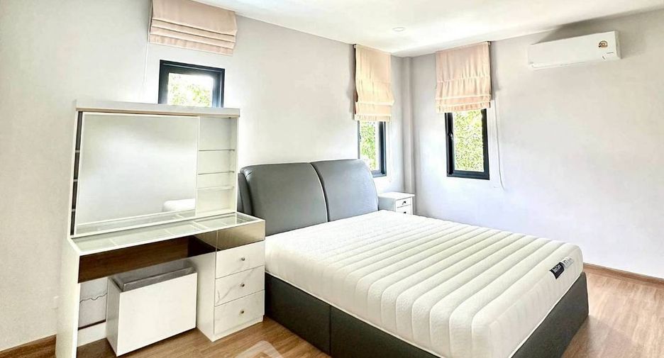 Haus zur Miete mit 4 Zimmer in Don Mueang, Bangkok