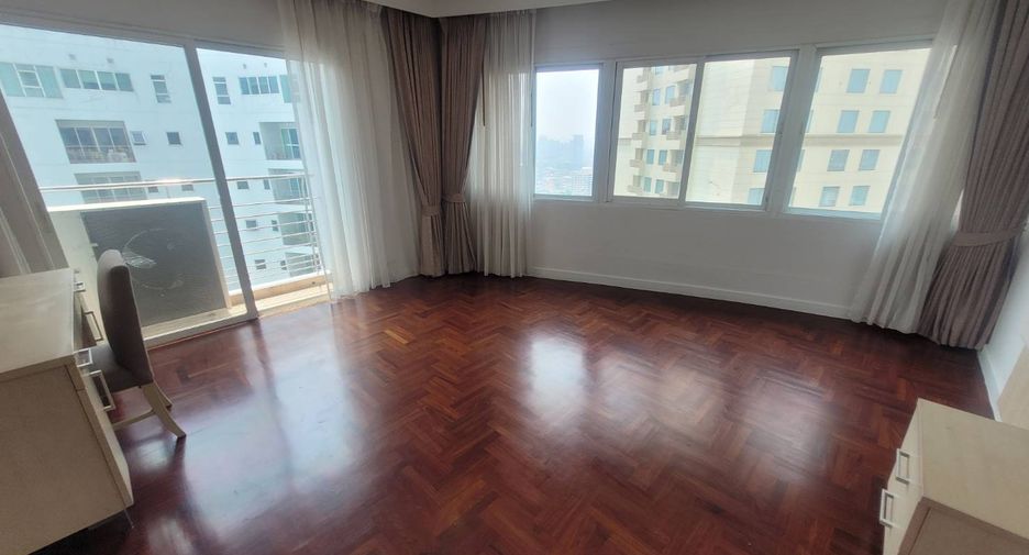 À louer 3 chambres condo à Khlong Toei, Bangkok