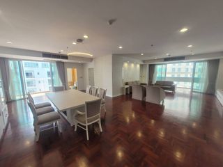 À louer 3 chambres condo à Khlong Toei, Bangkok