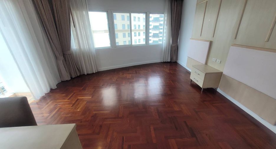 À louer 3 chambres condo à Khlong Toei, Bangkok