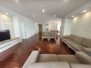 À louer 3 chambres condo à Khlong Toei, Bangkok