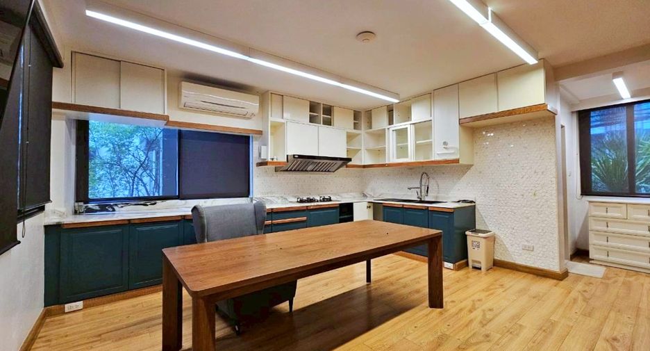 For rent 3 bedrooms condo in Watthana, Bangkok