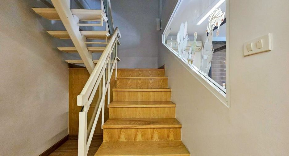 For rent 3 bedrooms condo in Watthana, Bangkok