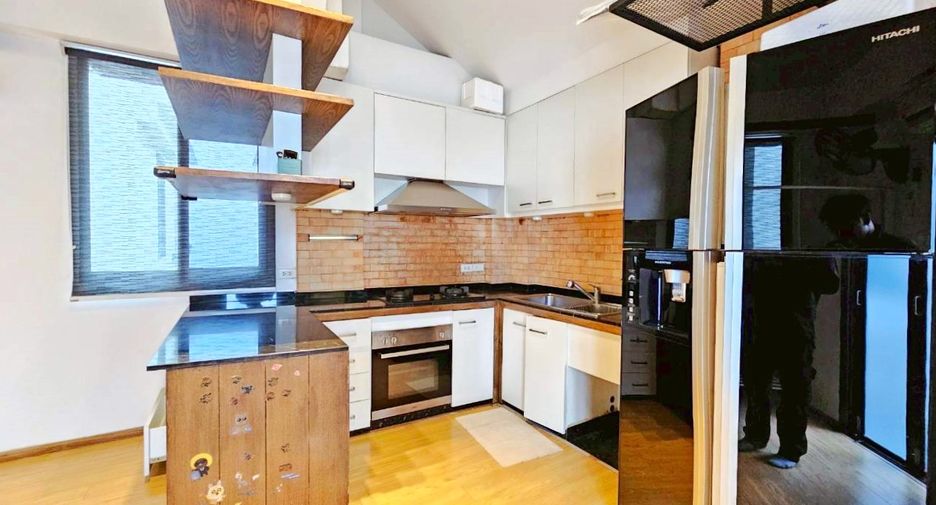 For rent 3 bedrooms condo in Watthana, Bangkok