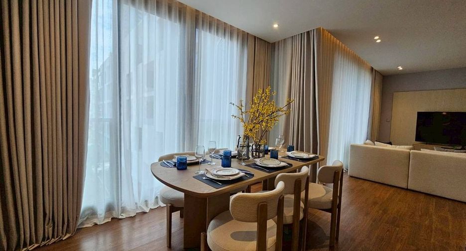 For rent 2 bedrooms condo in Khlong Toei, Bangkok