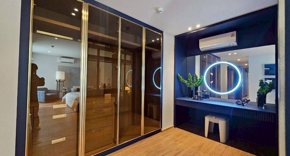 For rent 2 bedrooms condo in Khlong Toei, Bangkok
