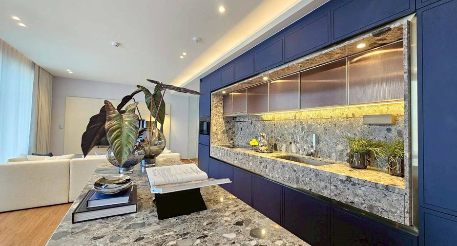 For rent 2 bedrooms condo in Khlong Toei, Bangkok