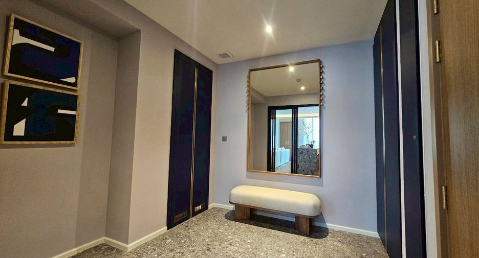 For rent 3 bedrooms condo in Khlong Toei, Bangkok